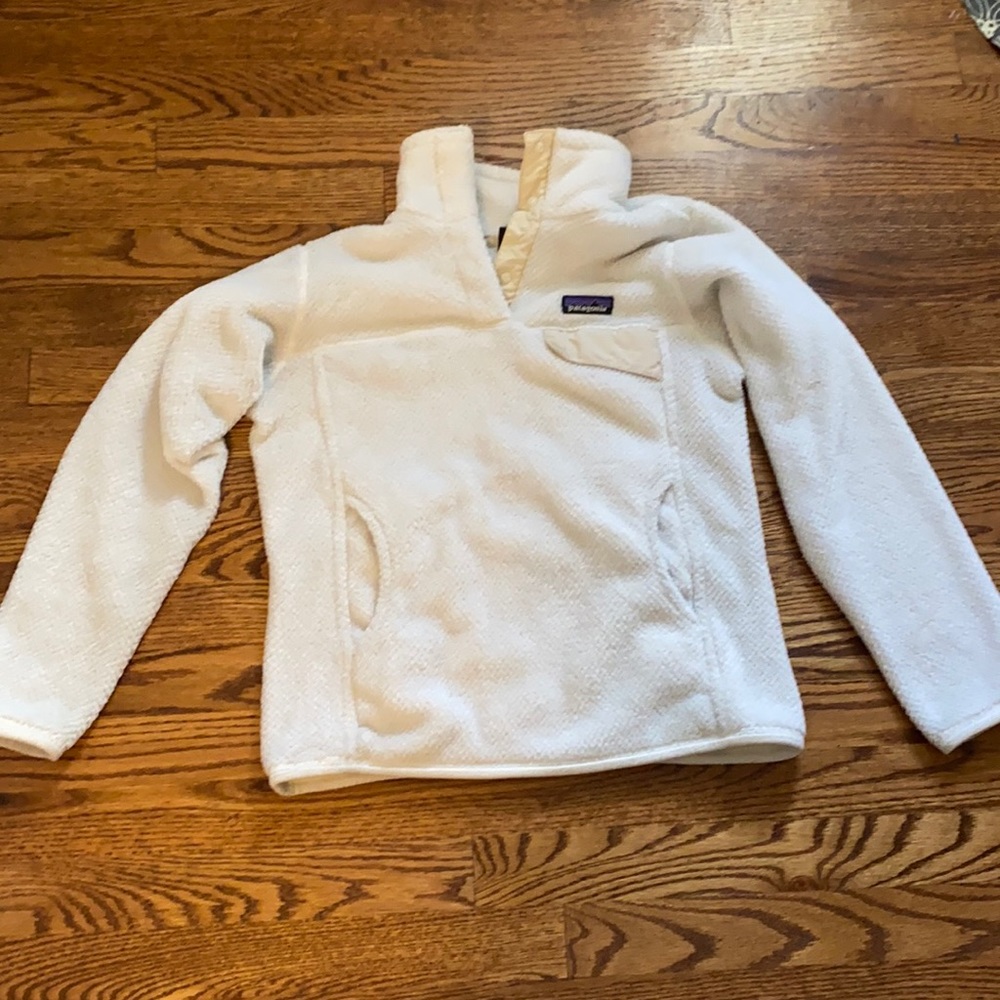 White Women’s Patagonia (XS)